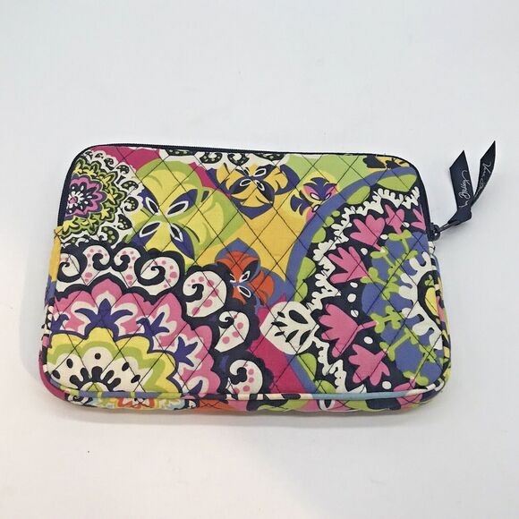 Vera Bradley Rio Quilted Tablet Sleeve 9 x 6.5 inches I Pad Ereader Zip Around - Picture 1 of 8